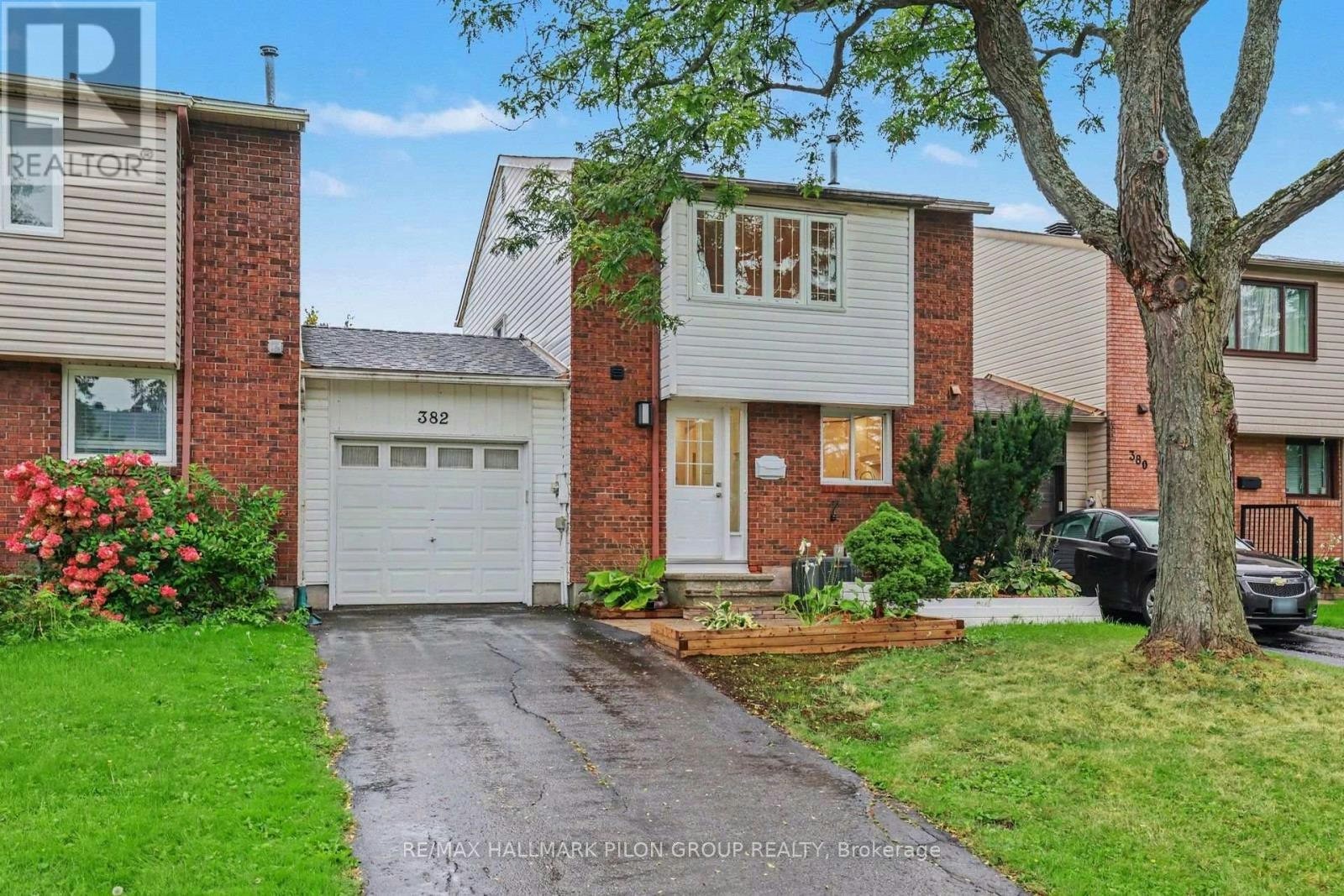 382 Duval Lane, Ottawa, ON, K1E 2K2