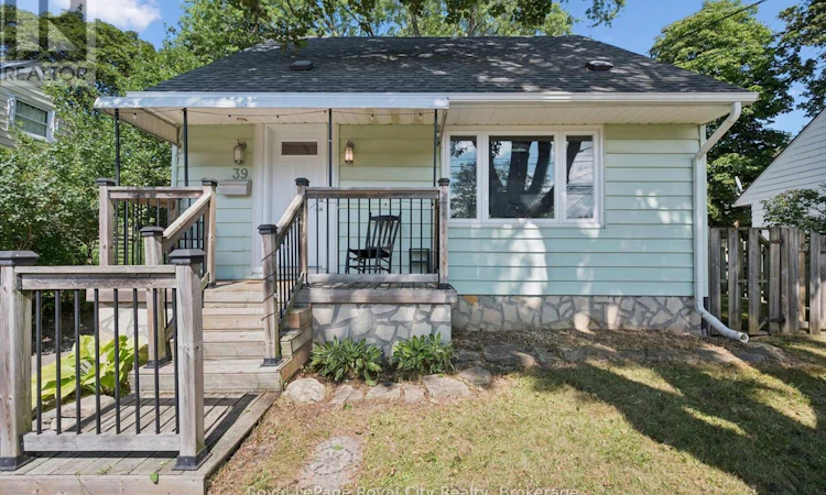 39 Ridgewood Avenue