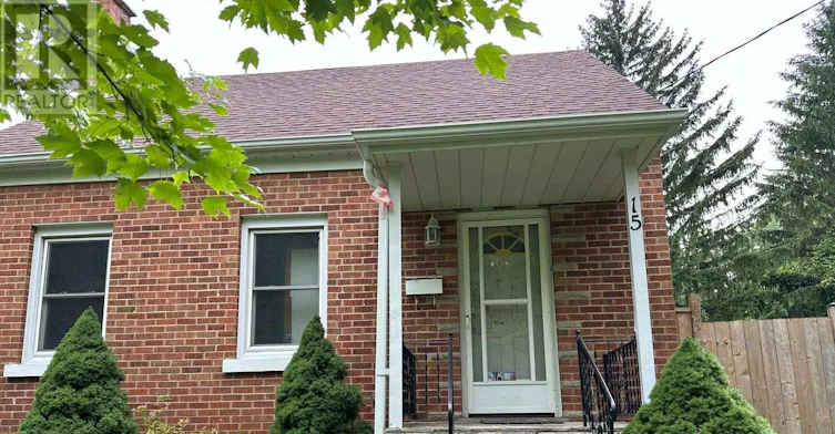 15 Beverley Street, Waterloo, ON, N2L 2H5