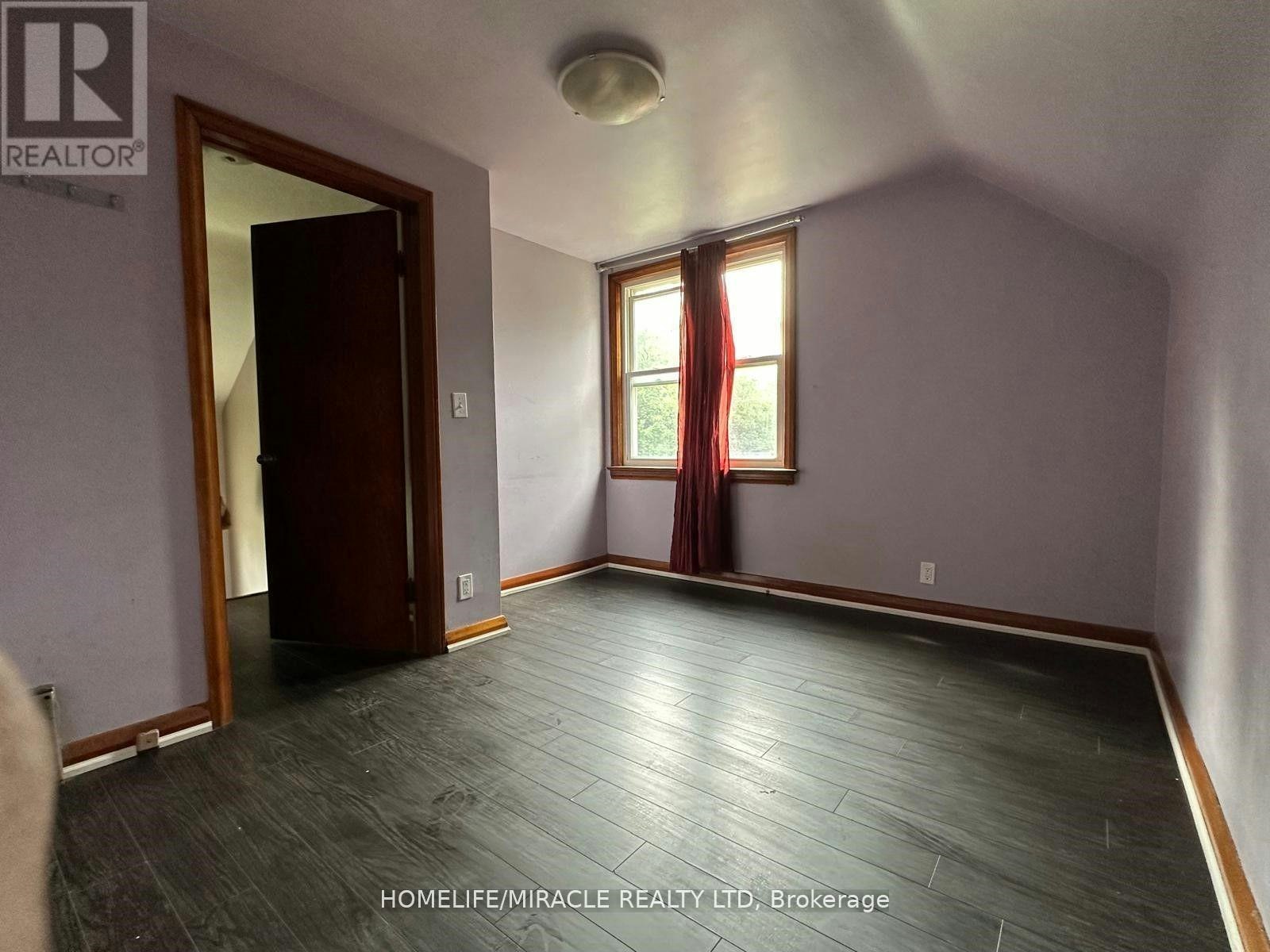 15 Beverley Street, Waterloo, ON, N2L 2H5 - 9