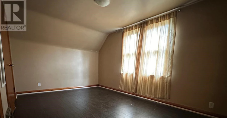 15 Beverley Street, Waterloo, ON, N2L 2H5 - 11