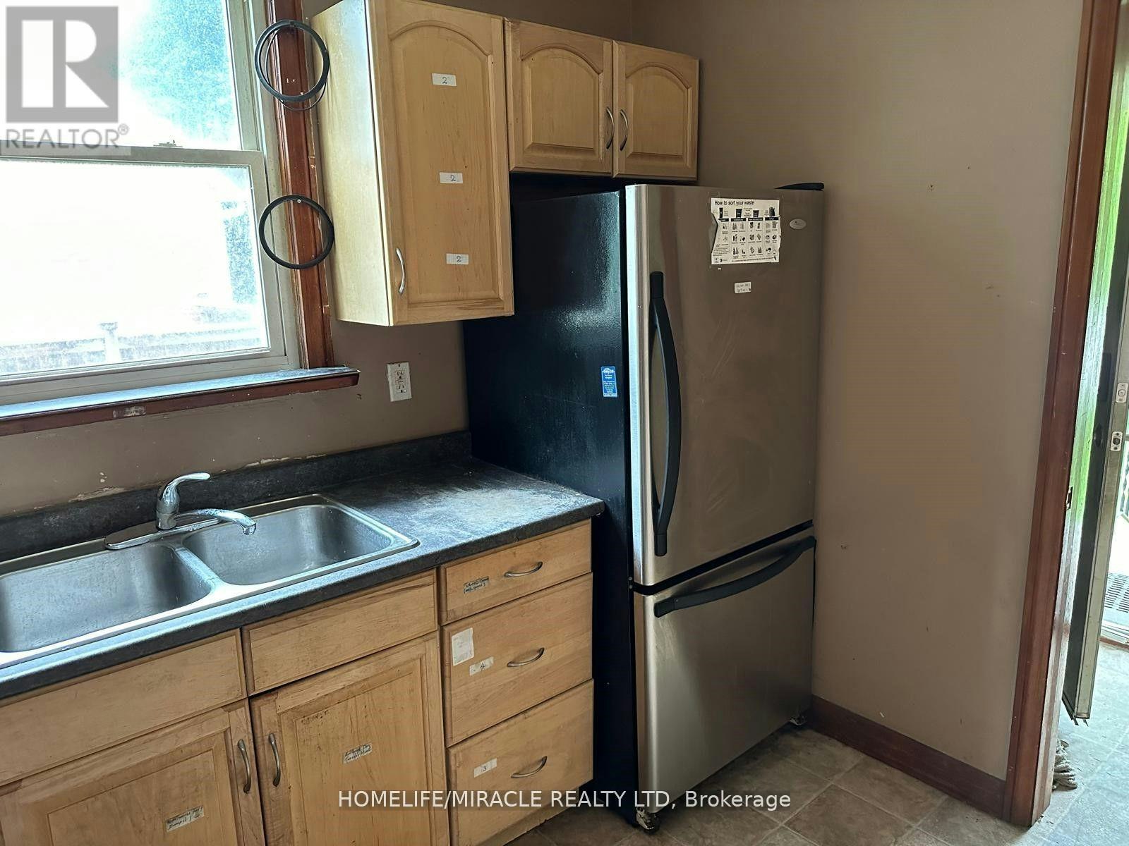15 Beverley Street, Waterloo, ON, N2L 2H5 - 4