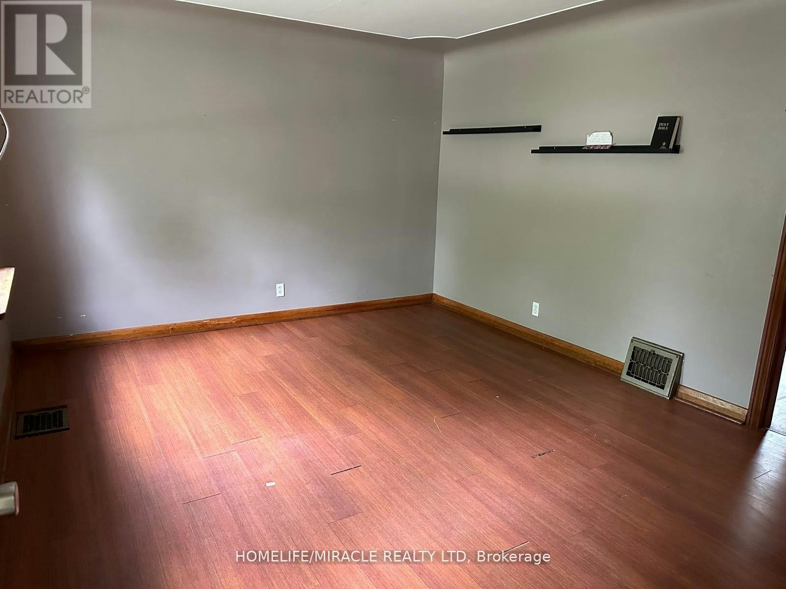 15 Beverley Street, Waterloo, ON, N2L 2H5 - 2