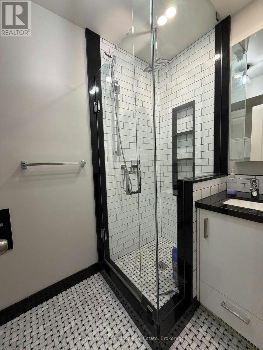 15 Coolmine Road, Toronto, ON, M6J 3G1 - 9