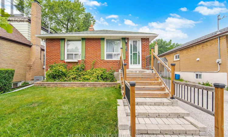 36 Pinegrove Avenue