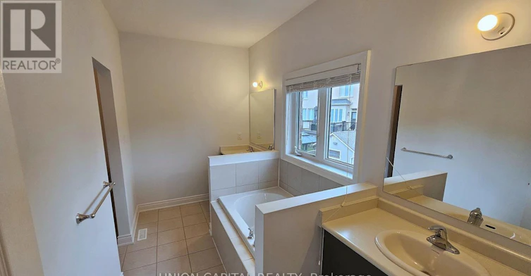 168 Roy Harper Avenue, Aurora, ON, L4G 0V6 - 18