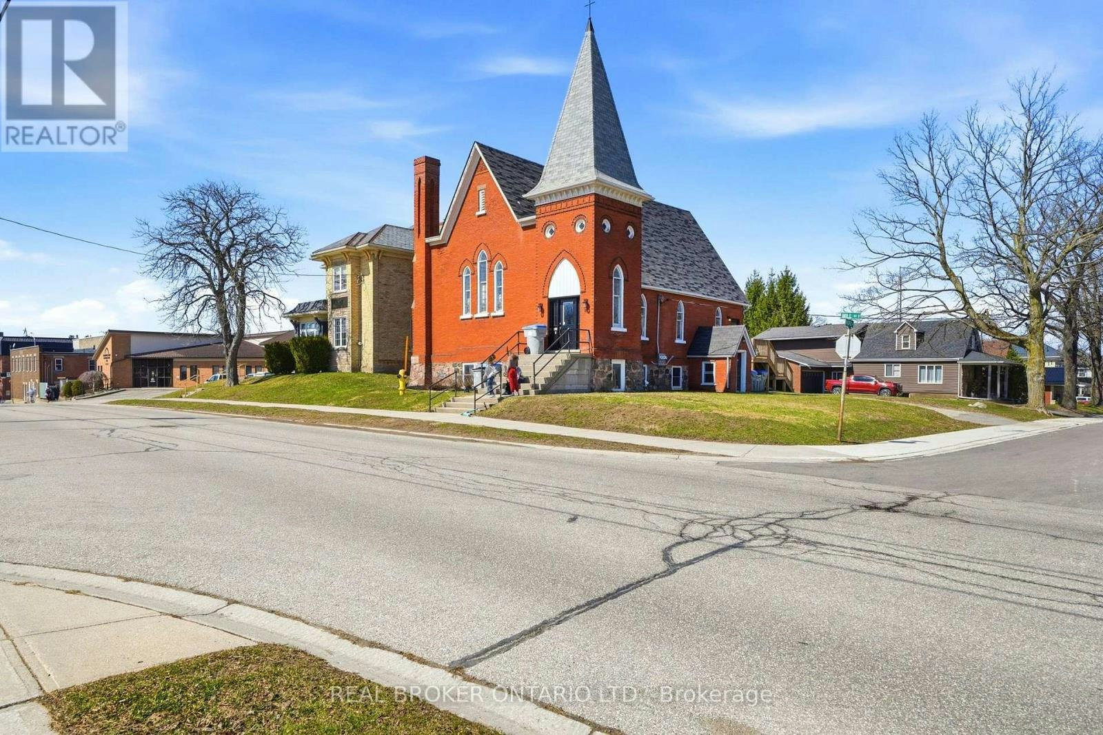 20 Mill Street E, Perth East, ON, N0K 1M0