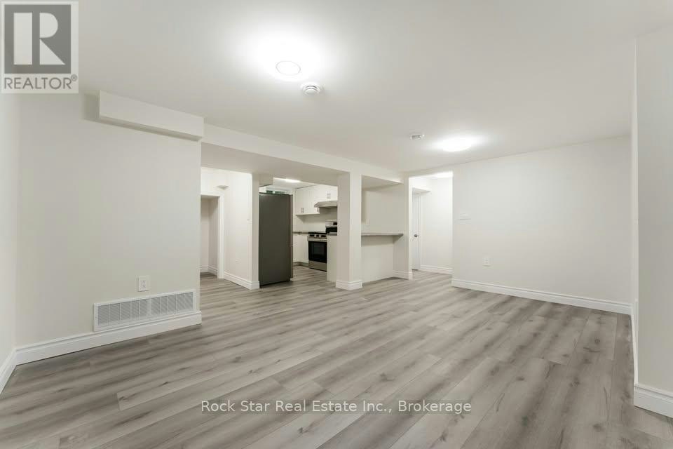 LOWER-10 Cullen Drive, St. Catharines, ON, L2T 3H1 - 2