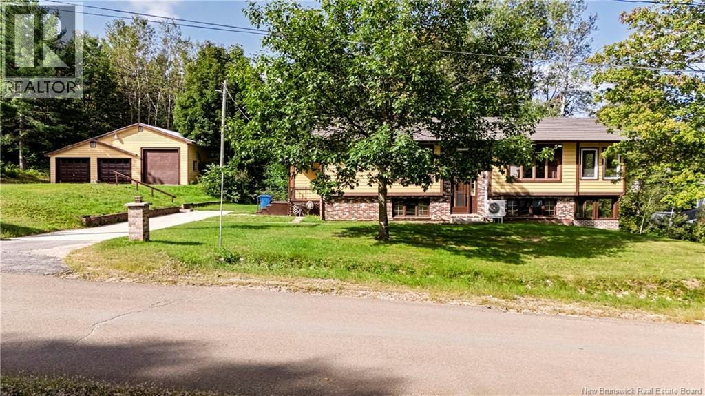 4 Hillcrest Street, Doaktown, NB, E9C 1G8