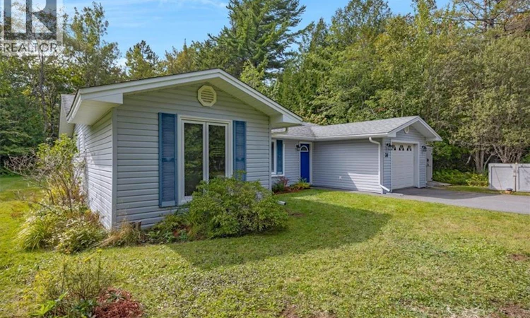 38 Iona Avenue