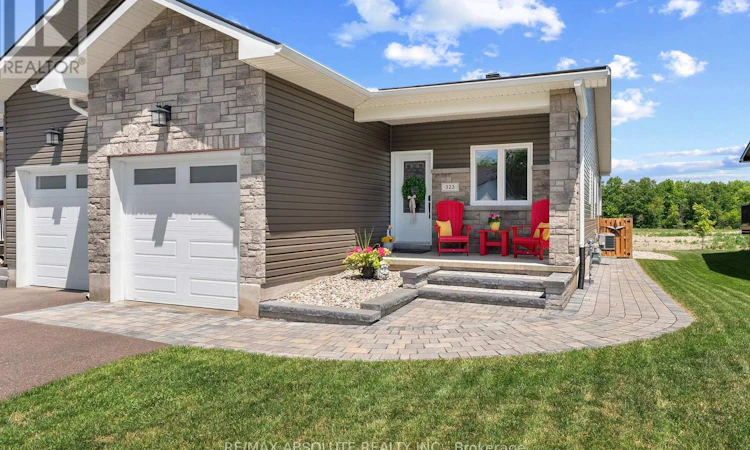 323 Forestview Crescent