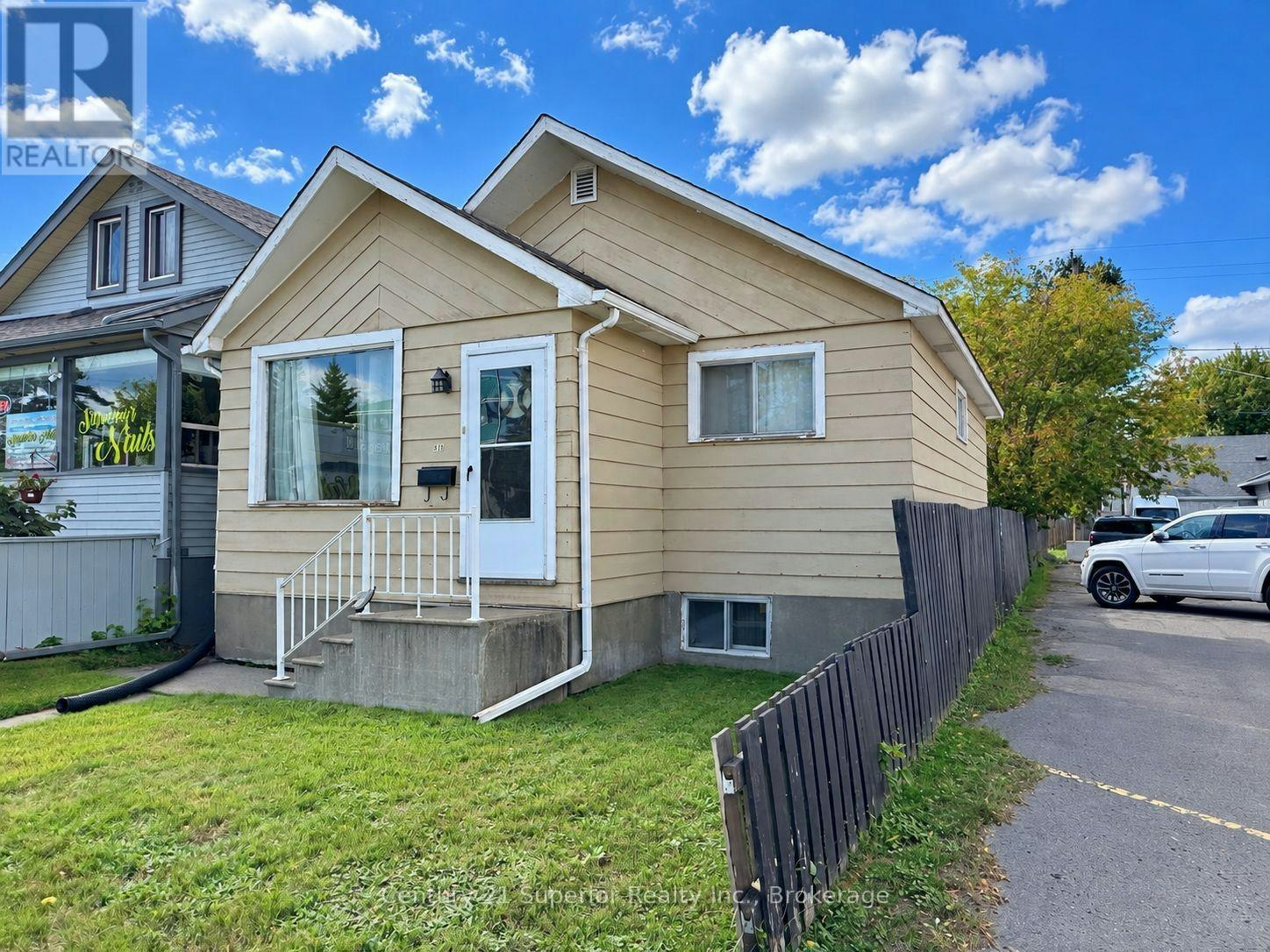 819 May Street N, Thunder Bay, ON, P7C 3S2