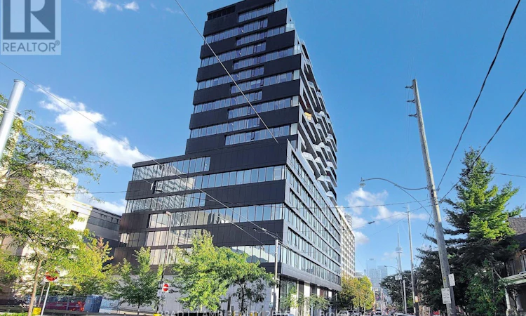 1011-195 Mccaul Street