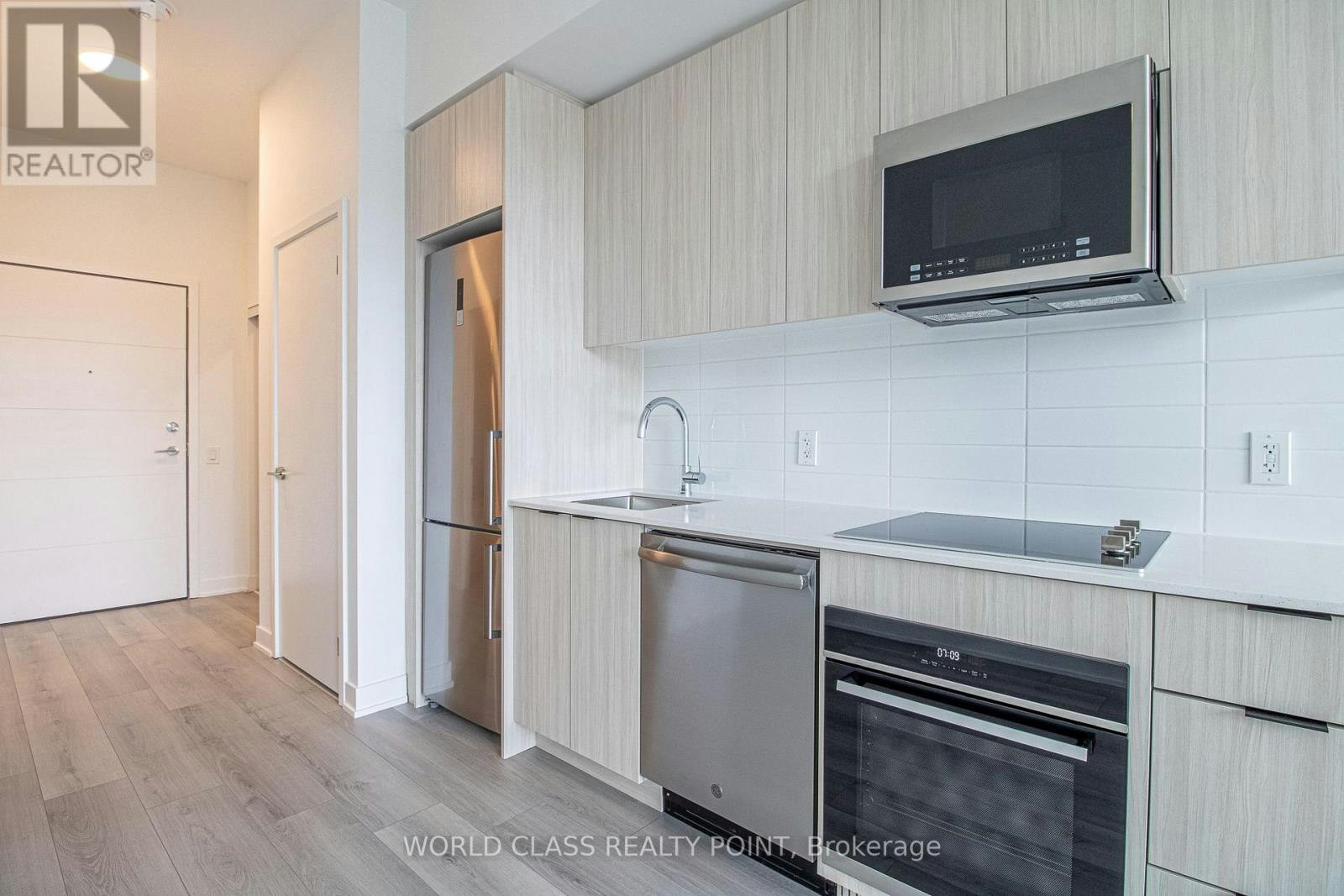 220-20 Deans Drive, Toronto, ON, M1L 0J7 - 4