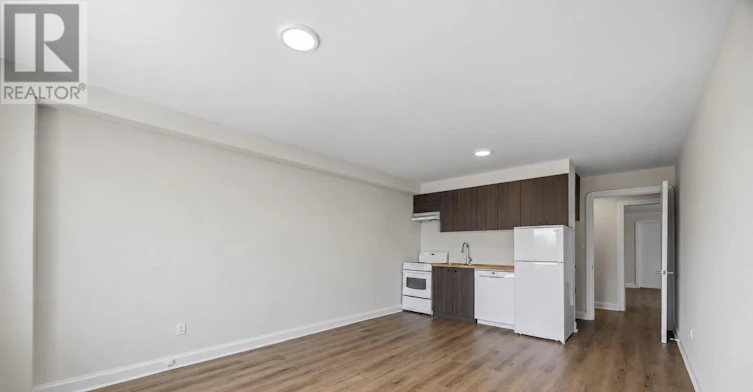 1958A Eglinton Avenue W, Toronto, ON, M6E 2J8 - 11