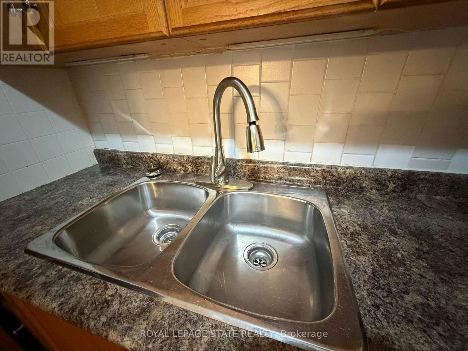 BASEMENT-79 Edinburgh Avenue, Hamilton, ON, L8H 2C6 - 2