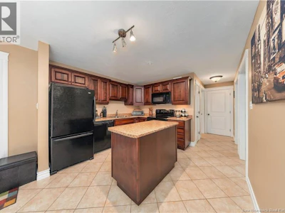 206-65 Diamond Head Court - 3