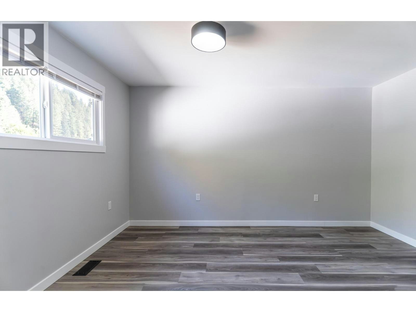 2323 Vale Avenue, Lumby, BC, V0E 2G0 - 10