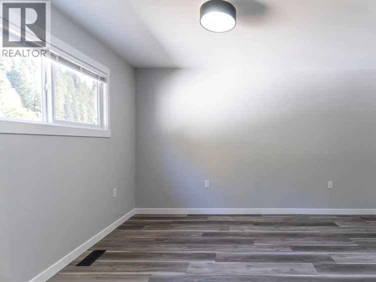 2323 Vale Avenue, Lumby, BC, V0E 2G0 - 10