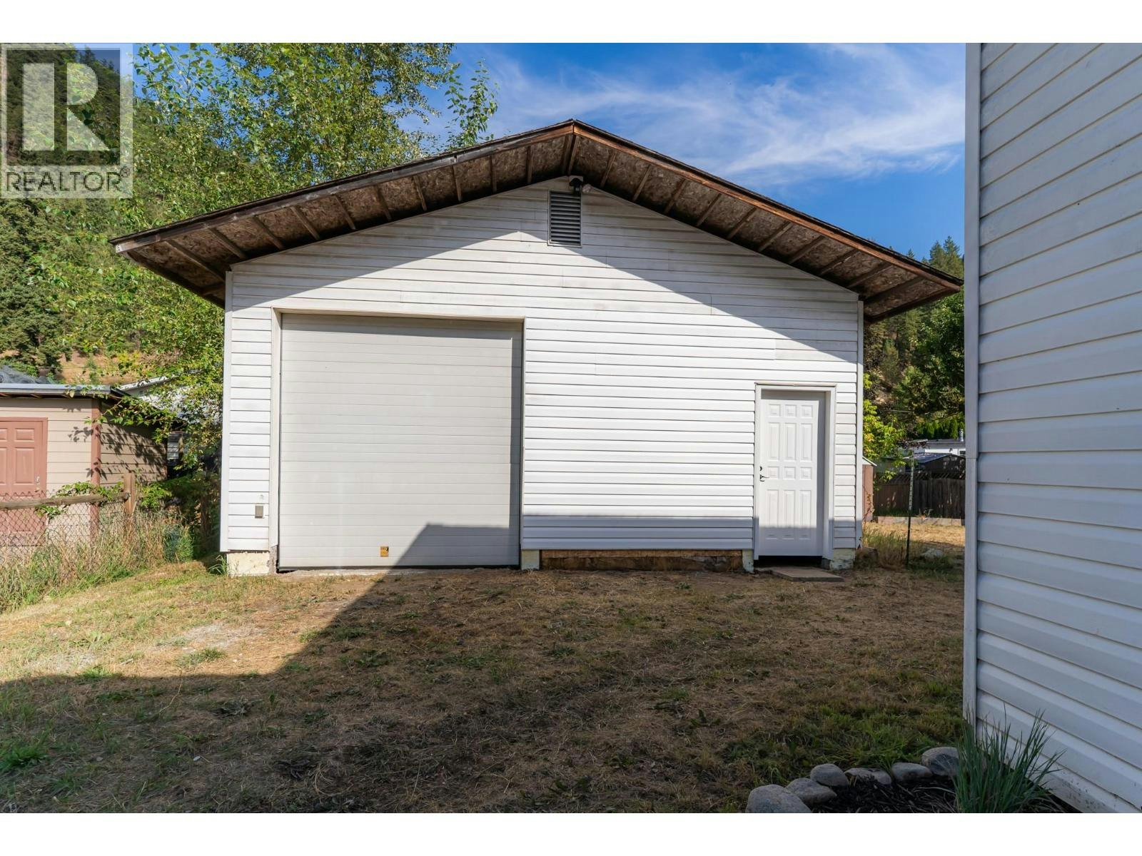 2323 Vale Avenue, Lumby, BC, V0E 2G0 - 46