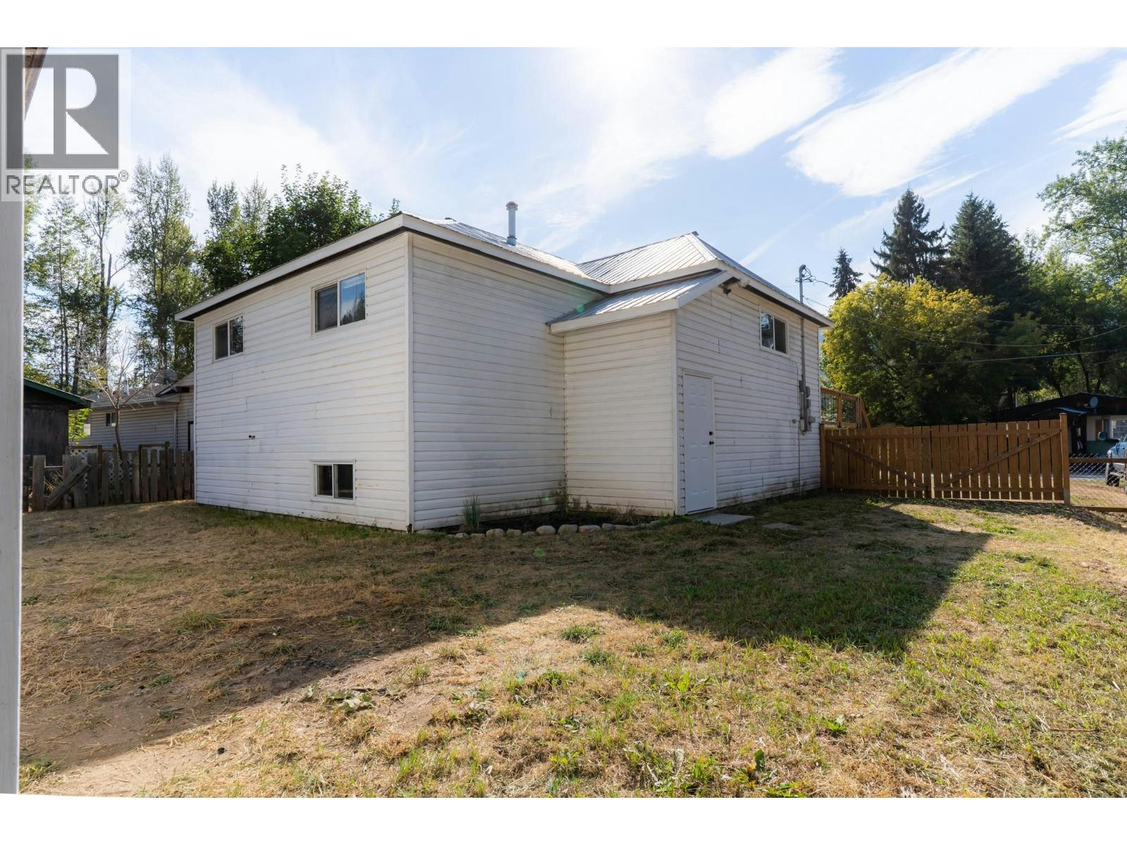 2323 Vale Avenue, Lumby, BC, V0E 2G0 - 45