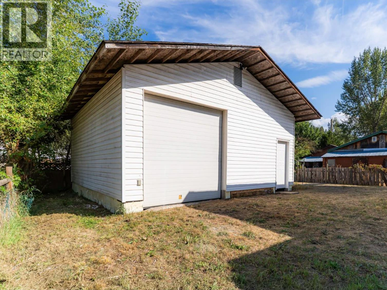2323 Vale Avenue, Lumby, BC, V0E 2G0 - 23