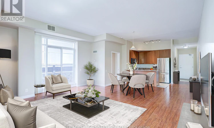 110-11121 Yonge Street
