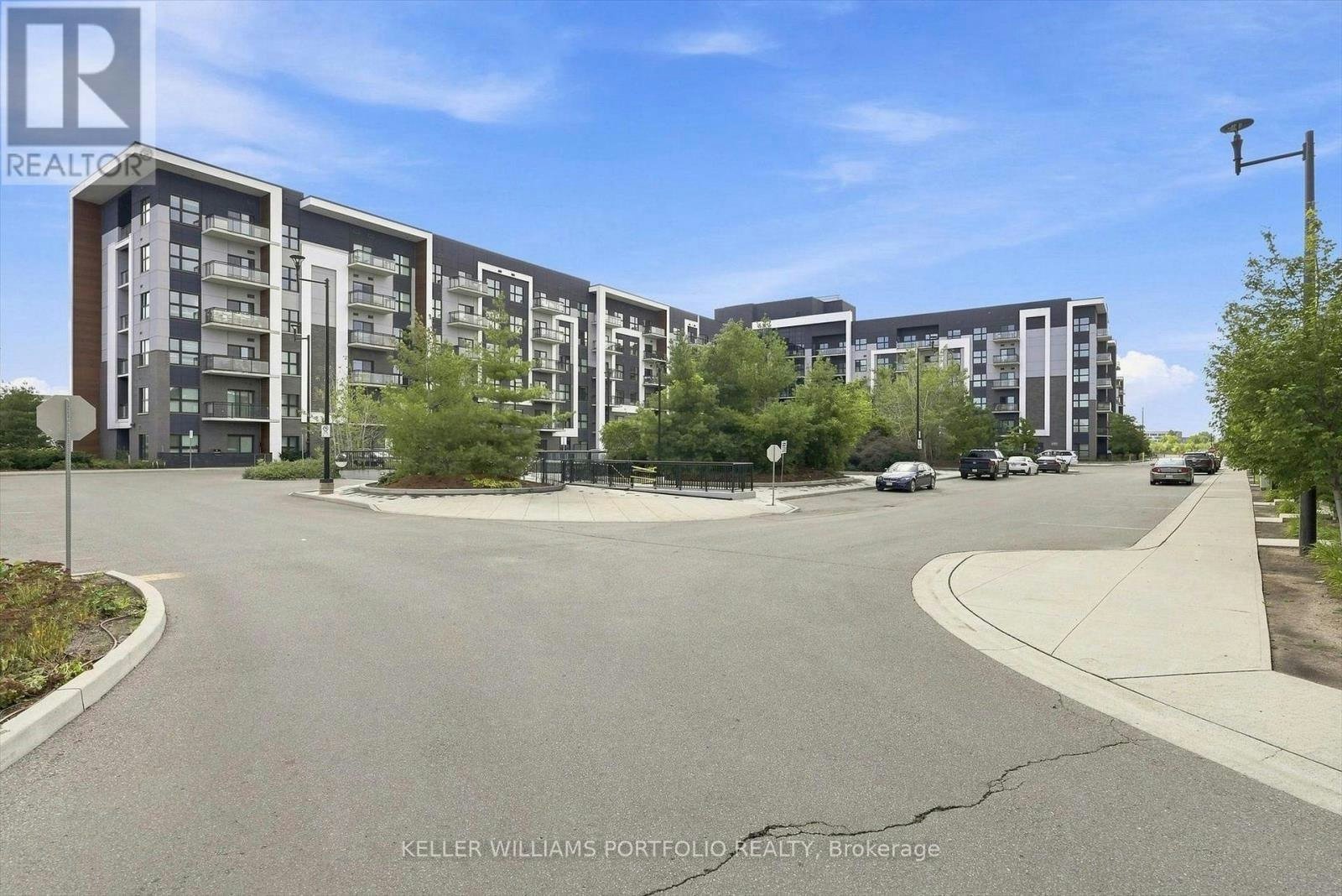 312-128 Grovewood Common, Oakville, ON, L6H 0X3