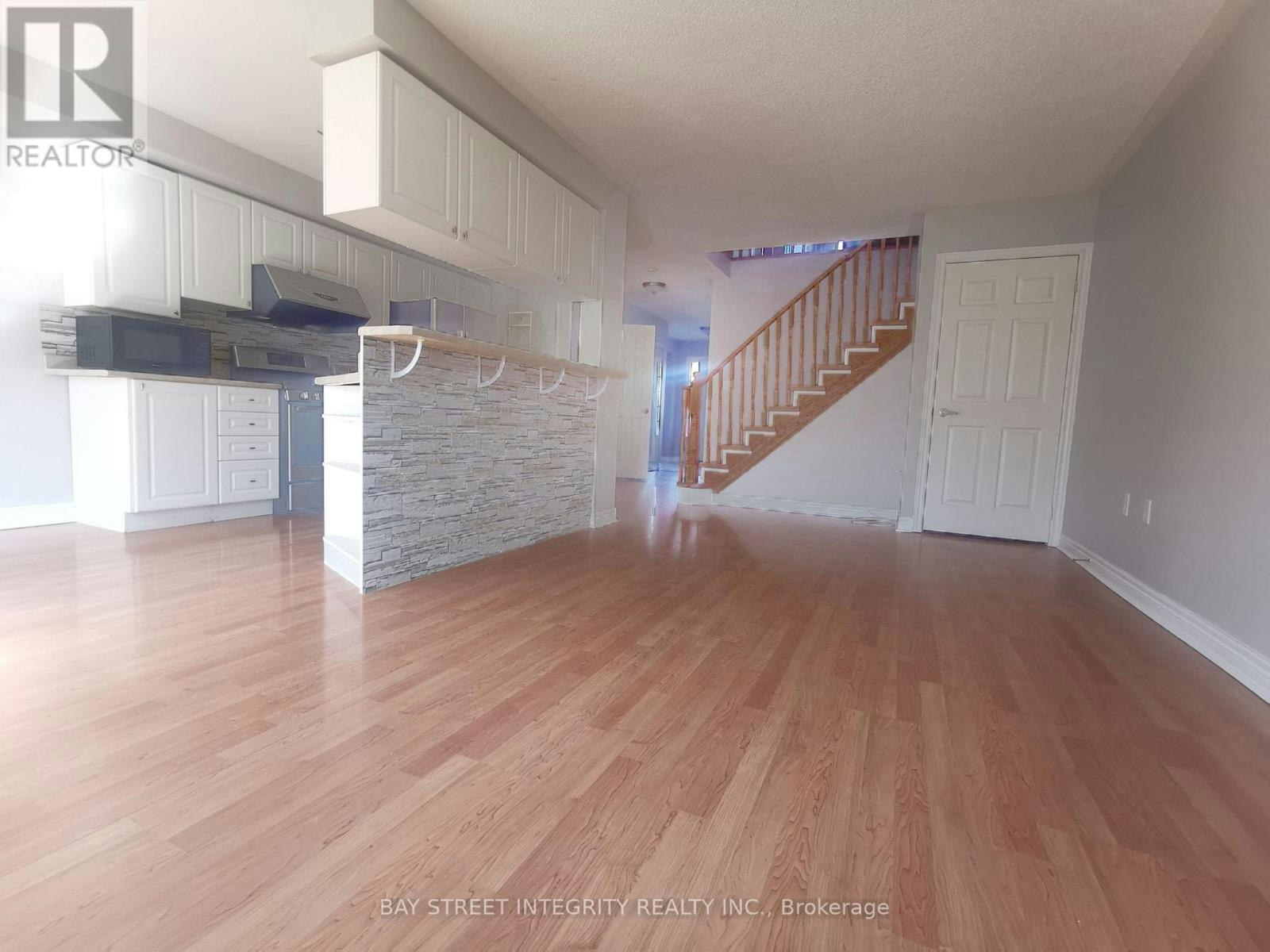 355 Ravineview Way, Oakville, ON, L6H 6S5 - 2