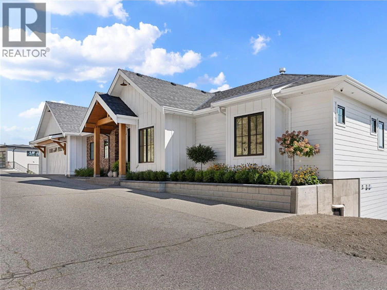 902 Lloyd Jones Drive, West Kelowna, BC, V1Z 2X9 - 3