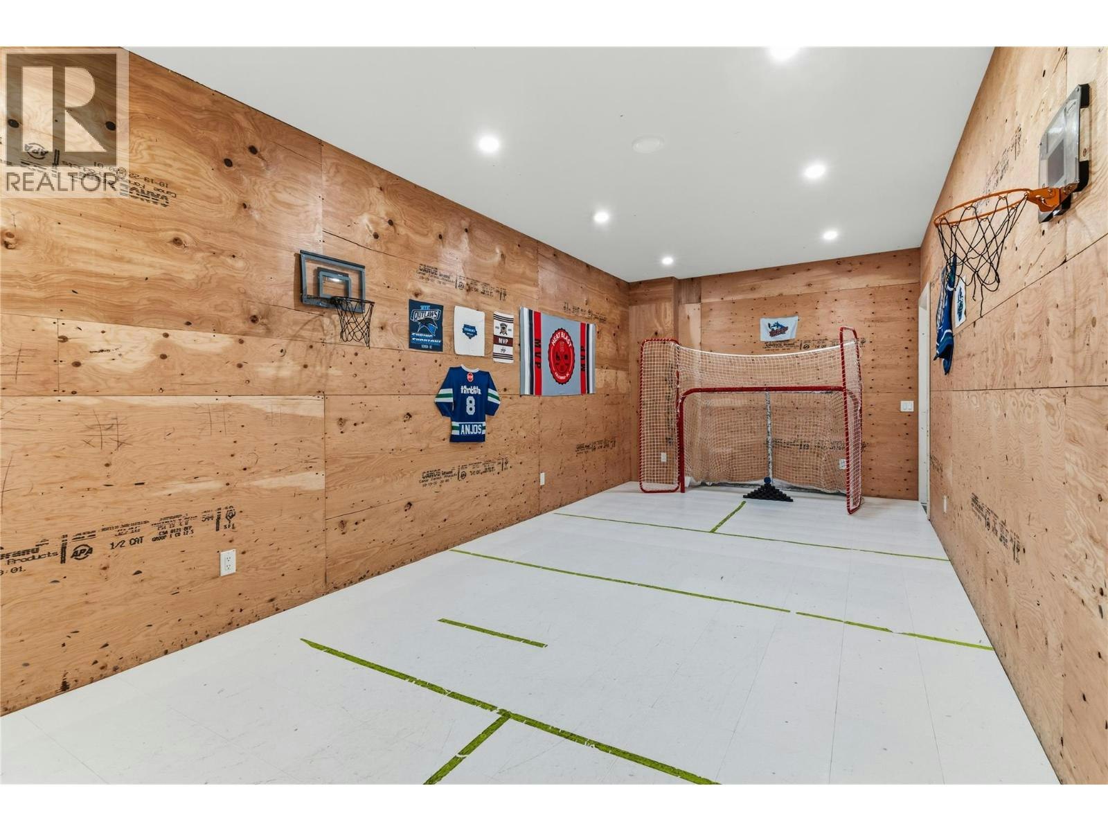 902 Lloyd Jones Drive, West Kelowna, BC, V1Z 2X9 - 68