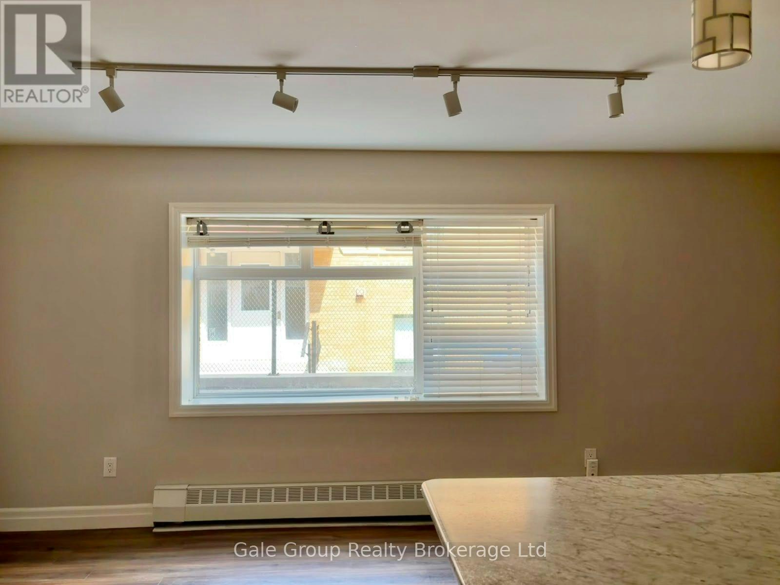 103-5 Paisley Boulevard E, Mississauga, ON, L6A 1P3 - 6