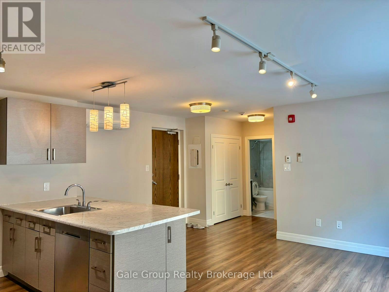 103-5 Paisley Boulevard E, Mississauga, ON, L6A 1P3 - 3