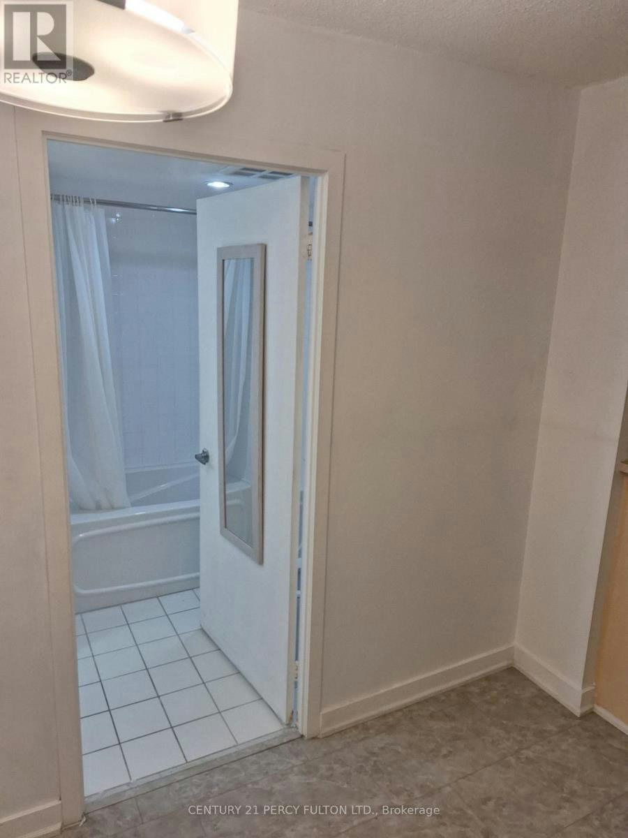 2211-36 Lee Centre Drive, Toronto, ON, M1H 3K2 - 13