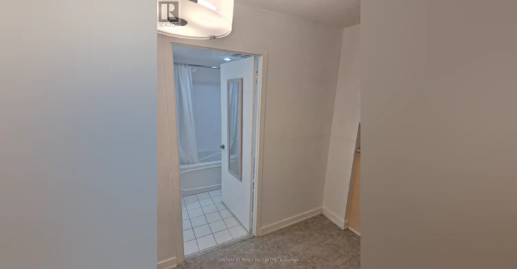 2211-36 Lee Centre Drive, Toronto, ON, M1H 3K2 - 13