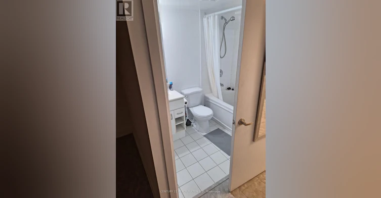 2211-36 Lee Centre Drive, Toronto, ON, M1H 3K2 - 12