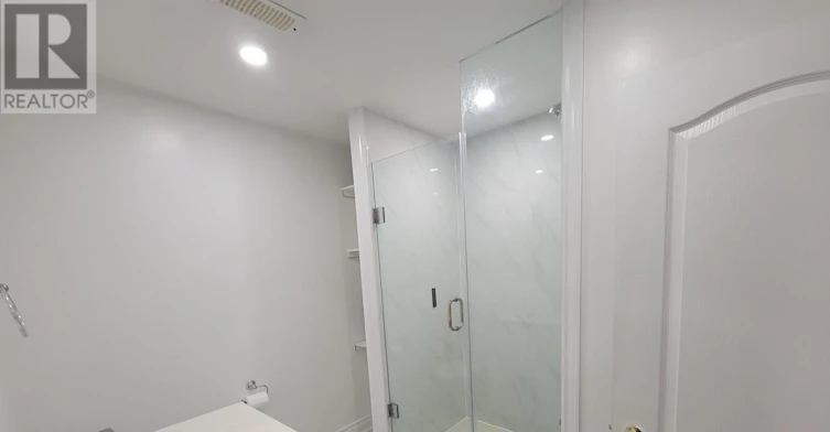 1 Netherway Crescent, Ajax, ON, L1T 4X5 - 6