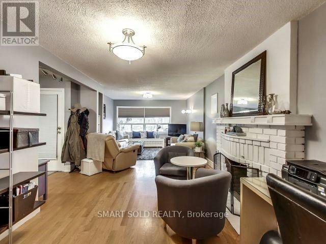 MAIN FLOOR-720 Coxwell Avenue, Toronto, ON, M4C 3C2 - 3