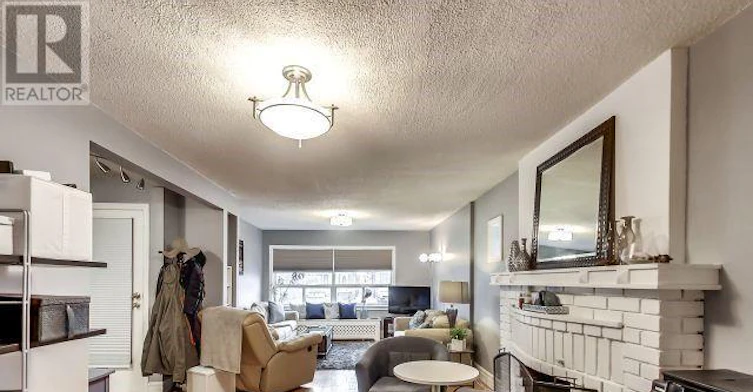 MAIN FLOOR-720 Coxwell Avenue, Toronto, ON, M4C 3C2 - 3