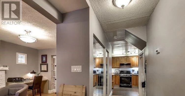 MAIN FLOOR-720 Coxwell Avenue, Toronto, ON, M4C 3C2 - 2