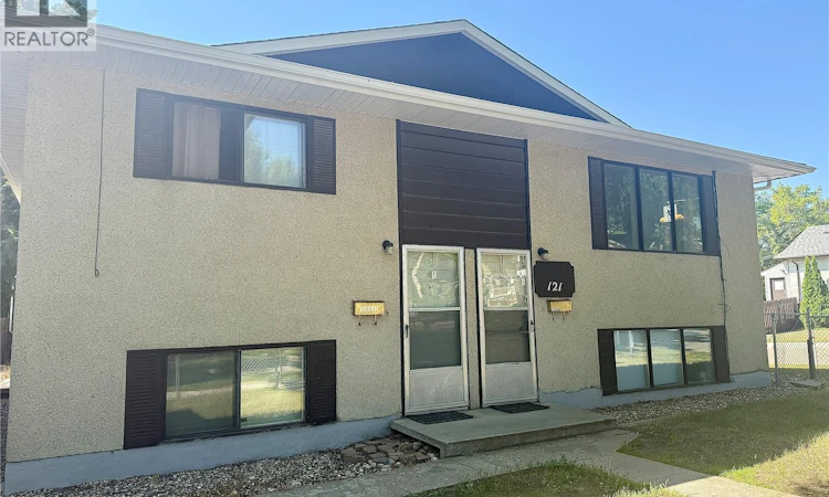 121 29th Street W