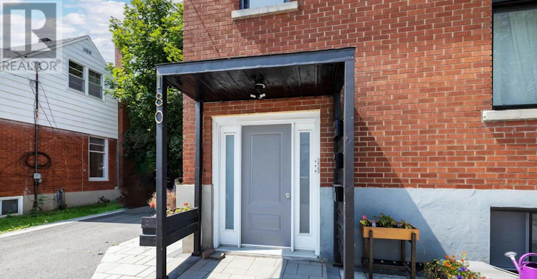 3-180 Woodroffe Avenue, Ottawa, ON, K2A 3T9 - 2