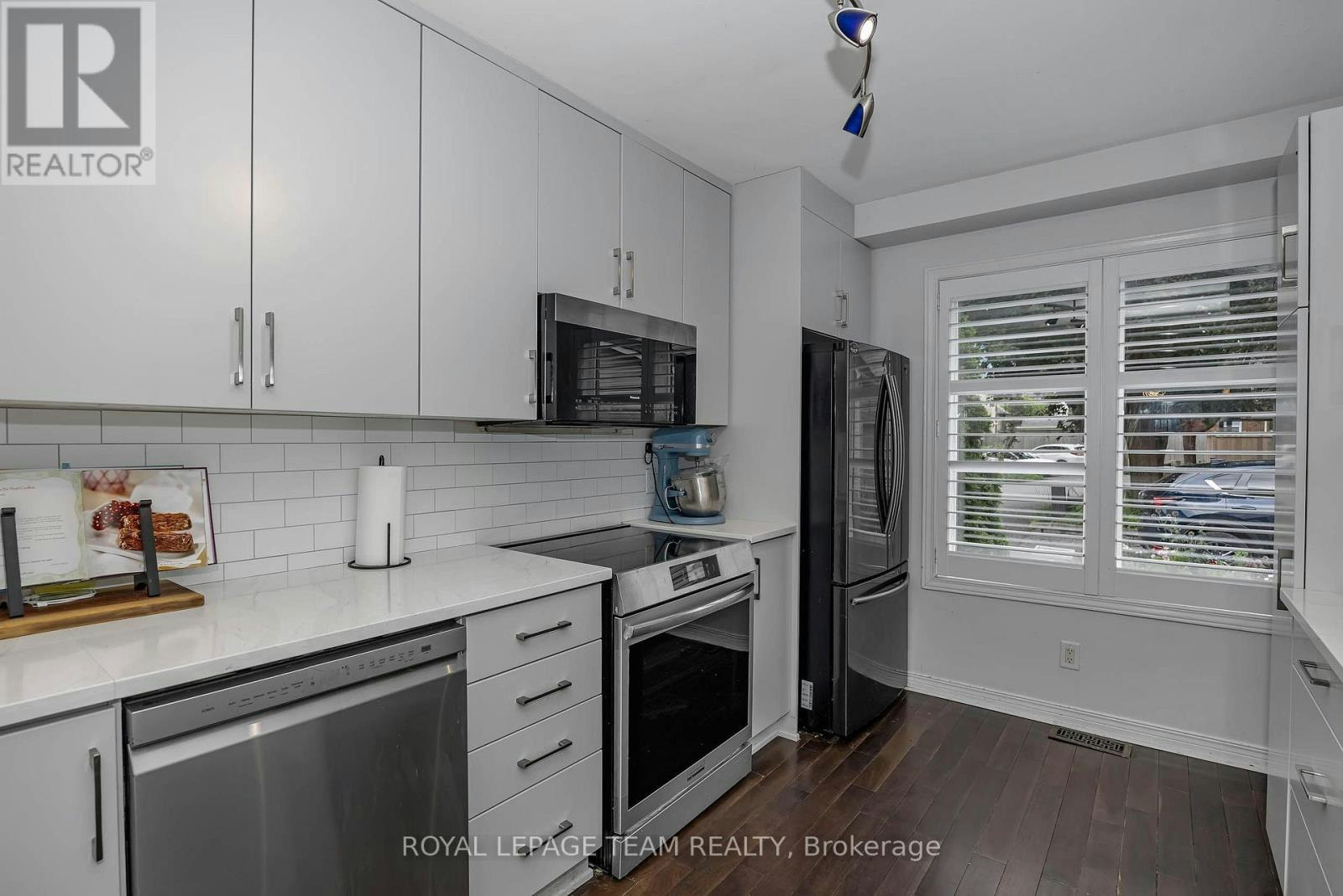 9-583 Tweedsmuir Avenue, Ottawa, ON, K1Z 5P4 - 8
