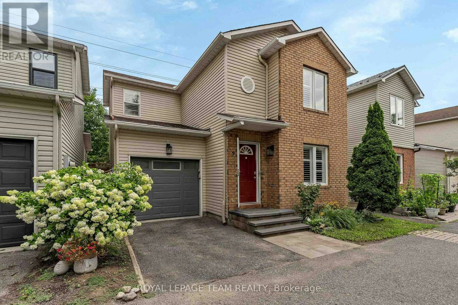 9-583 Tweedsmuir Avenue, Ottawa, ON, K1Z 5P4 - 2