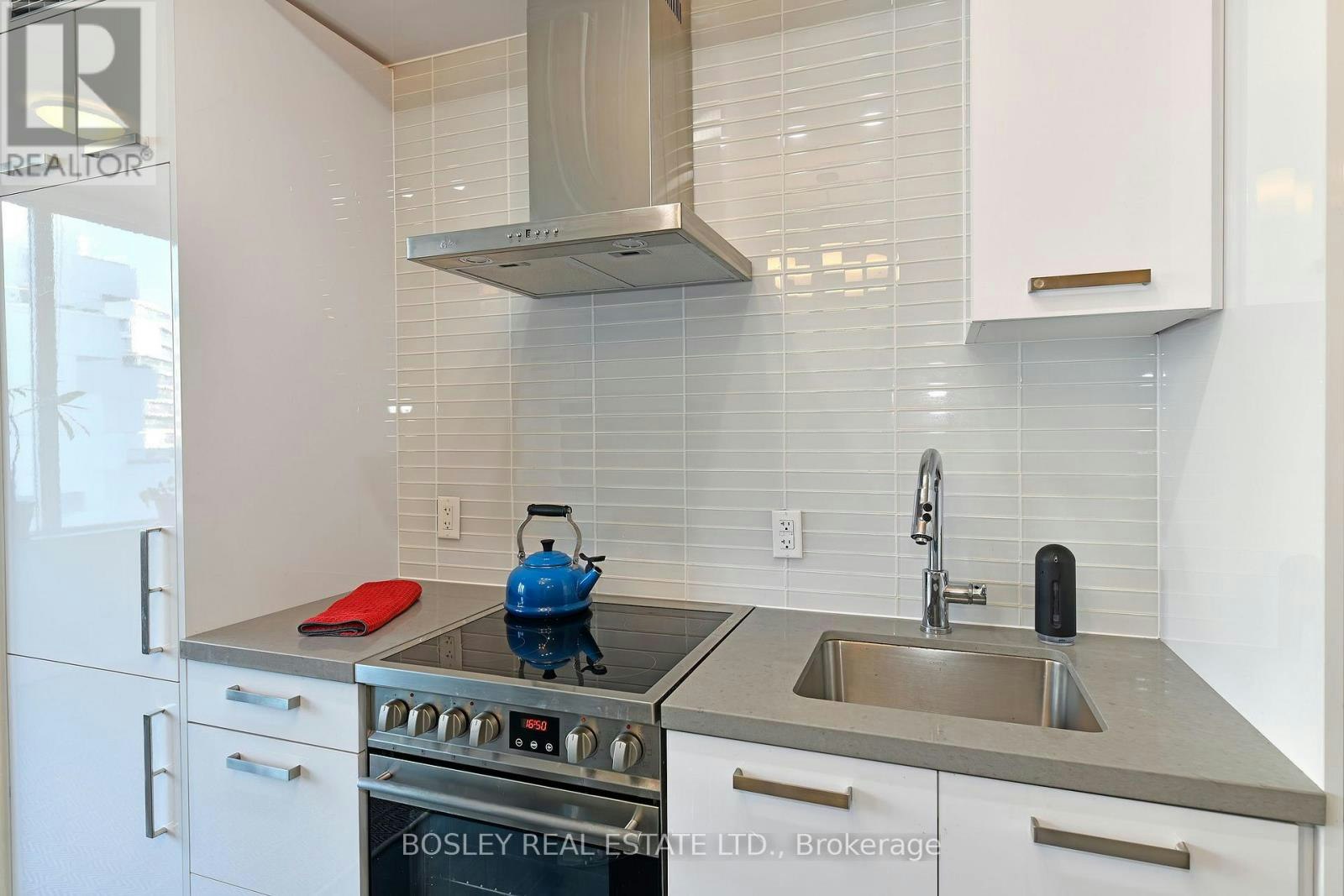 N608-120 Bayview Avenue, Toronto, ON, M5A 0G4 - 13