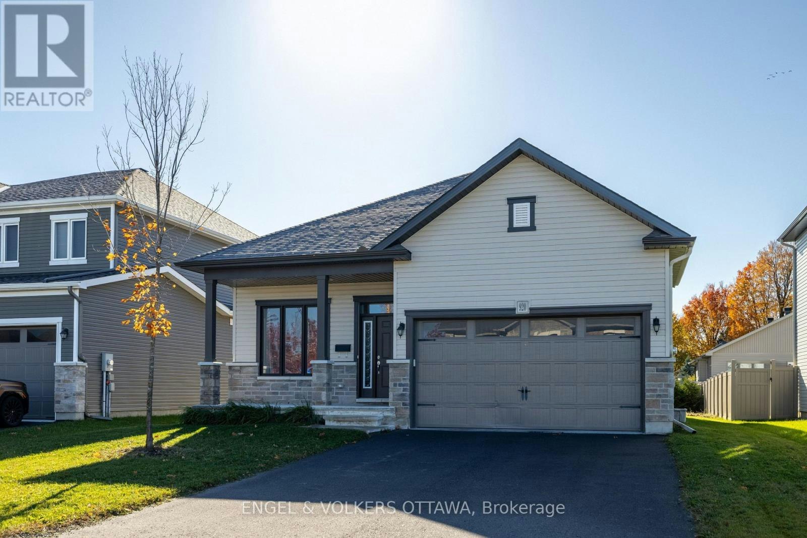920 Lucerne Drive, Russell, ON, K0A 1W0