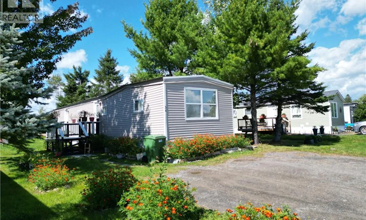 34 Leafwood Crescent