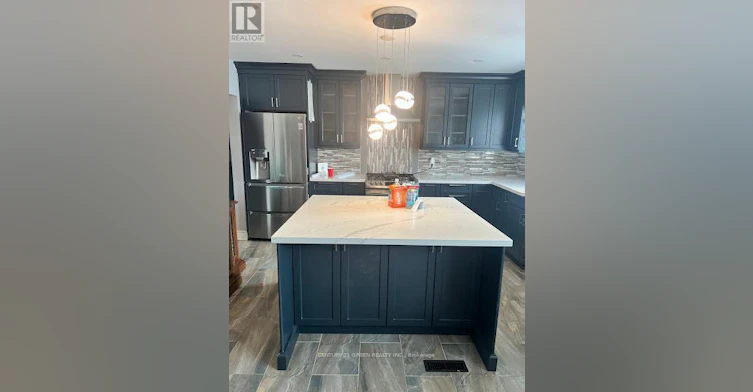 MAIN-566 Pharmacy Avenue, Toronto, ON, M1L 3G9 - 7