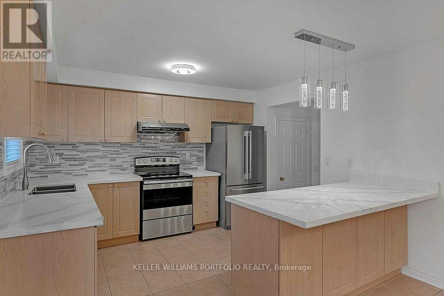 12 Bloomsbury Road, Markham, ON, L6E 1R9 - 11