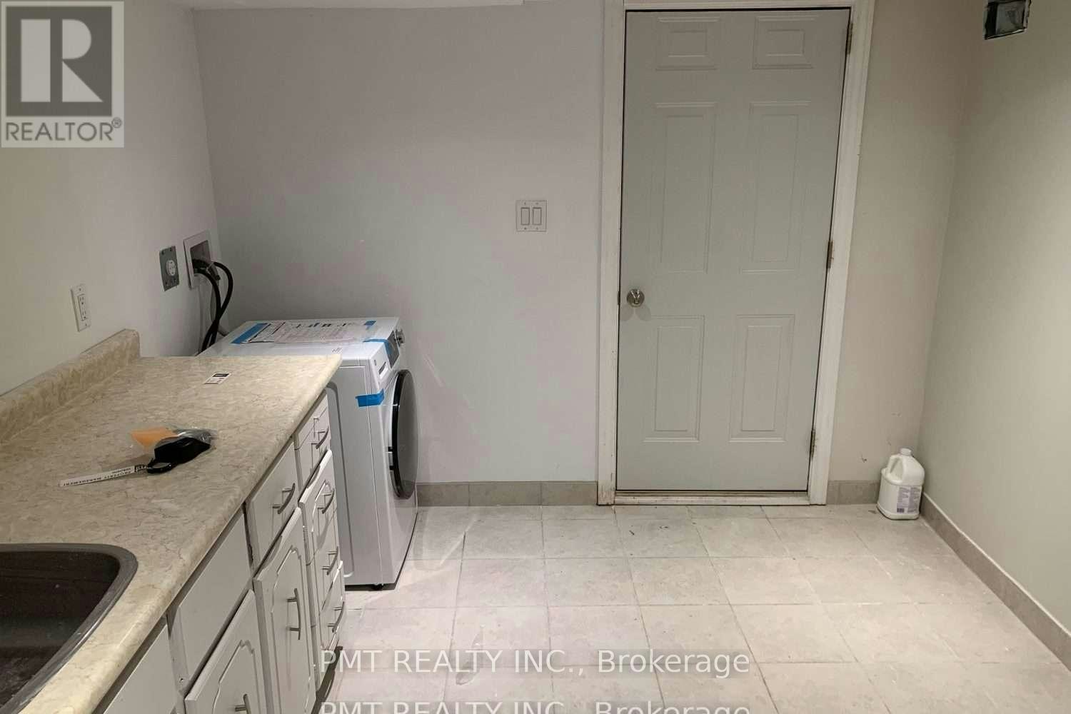 BSMT-39 Windermere Avenue, Toronto, ON, M6S 3J3 - 8